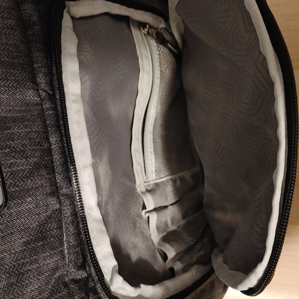 High Sierra Back-Pack - Picture 6 of 12